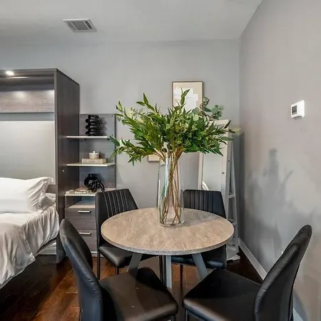 Palmer Hotel Suite Retreat In The Heart Of Houston Exterior photo
